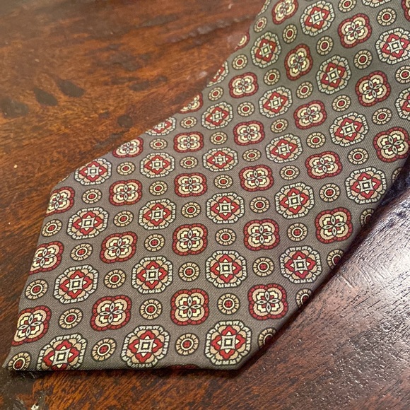 100% Silk Accents Tie - Picture 2 of 4